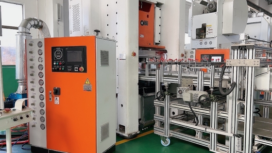 Mua ISO 36-70 Strokes/min Mitsubishi PLC điều chỉnh điện Feeder Aluminum Foil Pot Making Machine LK-T80 online manufacture