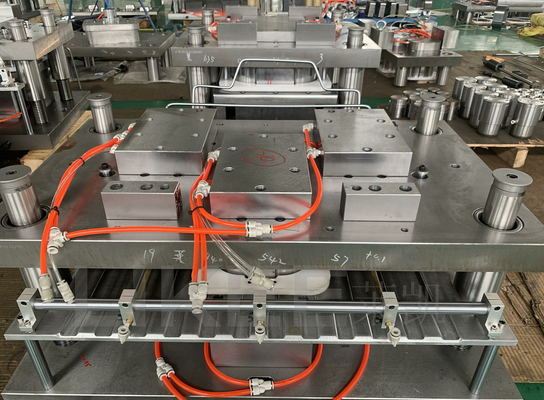 Mua Các hình dạng khác nhau thùng nhựa nhôm chết với 58-60 HRC độ cứng và 30 triệu nhịp online manufacture