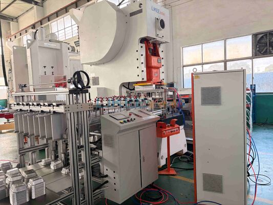Mua Máy chế tạo thùng chứa nhôm tự động 63 tấn với giá trực tiếp của nhà máy cho hoạt động liên tục 24 giờ sản xuất trực tuyến