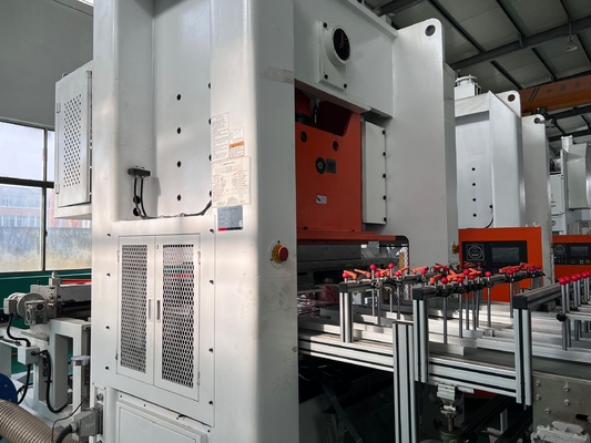 Máy làm khuôn chứa lá nhôm 1~5 khoang 12000 chiếc/giờ Thiết kế khuôn tùy chỉnh
