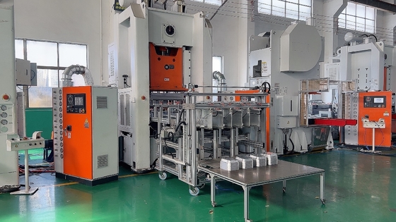 Máy chứa nhựa nhôm áp suất 80ton với hệ thống điều khiển PLC