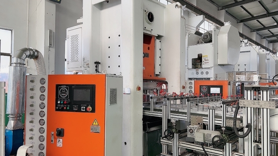 Máy chế tạo thùng chứa thực phẩm nhôm 35-68 nhịp mỗi phút Tốc độ làm việc