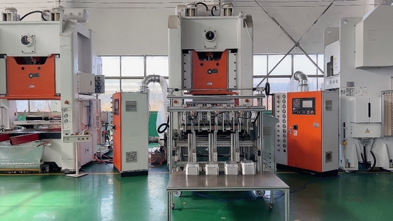 Máy làm khay nhôm chứa 1 - 5 khoang, điều khiển bằng hệ thống PLC