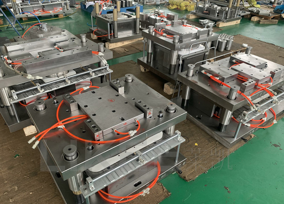 Khuôn dập khay nhôm lá chuyên nghiệp nhiều ngăn và vành khác nhau với độ cứng 58-60 HRC