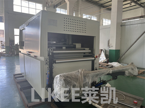 Máy cắt và xén khuôn tự động 12KW nắp giấy nhôm