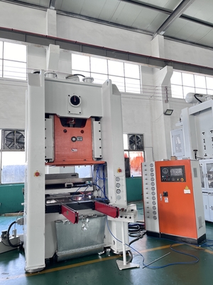 Máy làm khuôn dập lá nhôm đựng thực phẩm LK-T80 tự động PLC Mitsubishi
