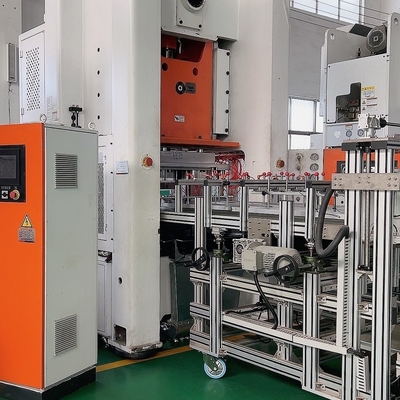 Máy làm tấm nhôm lá với 35-70 lần/phút, công suất máy nén 26KW và tuổi thọ trên 10 năm