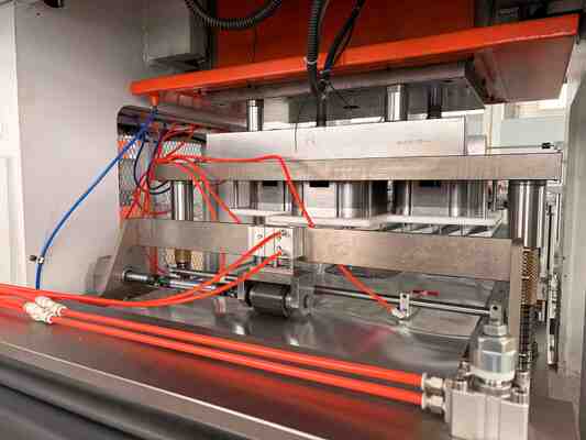 LK-T80 Bao bì nhôm hình chữ nhật Wall nếp nhăn Máy chứa thực phẩm dùng một lần