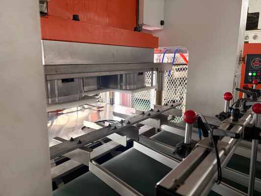 LK-T80 Máy làm giấy nhôm với 80ton Press Capacity Solid Tabletop Punch Structure và tuổi thọ 10 năm