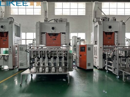 Máy làm hộp đựng thực phẩm bằng nhôm lực ép 130 tấn với 35–70 lần/phút và sản lượng 12.000 chiếc/giờ